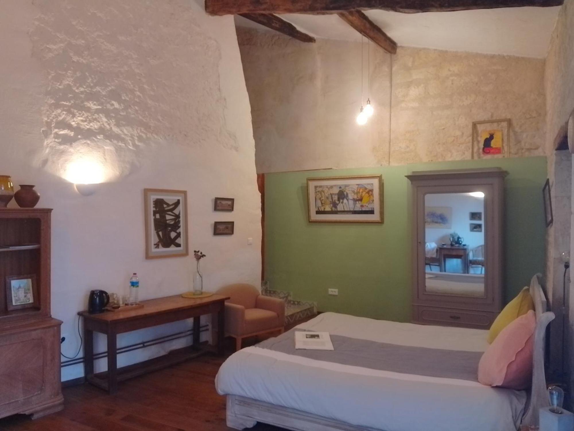 Bed and Breakfast Bastida De Beata à Noailles  Extérieur photo